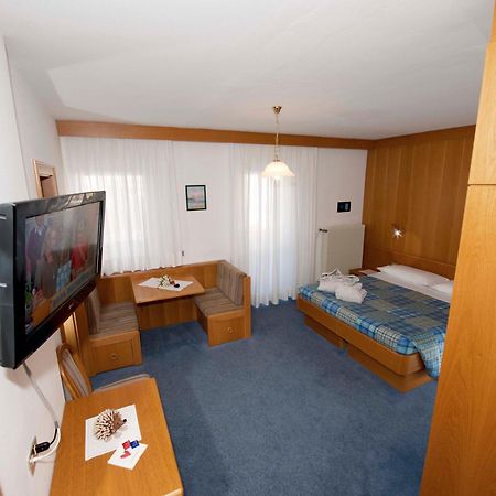Hotel Ladina Campitello di Fassa Εξωτερικό φωτογραφία