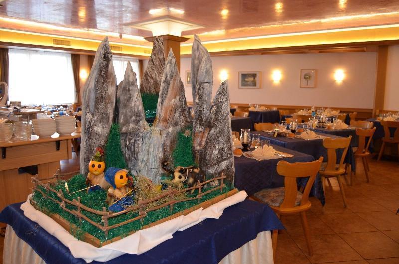 Hotel Ladina Campitello di Fassa Εξωτερικό φωτογραφία