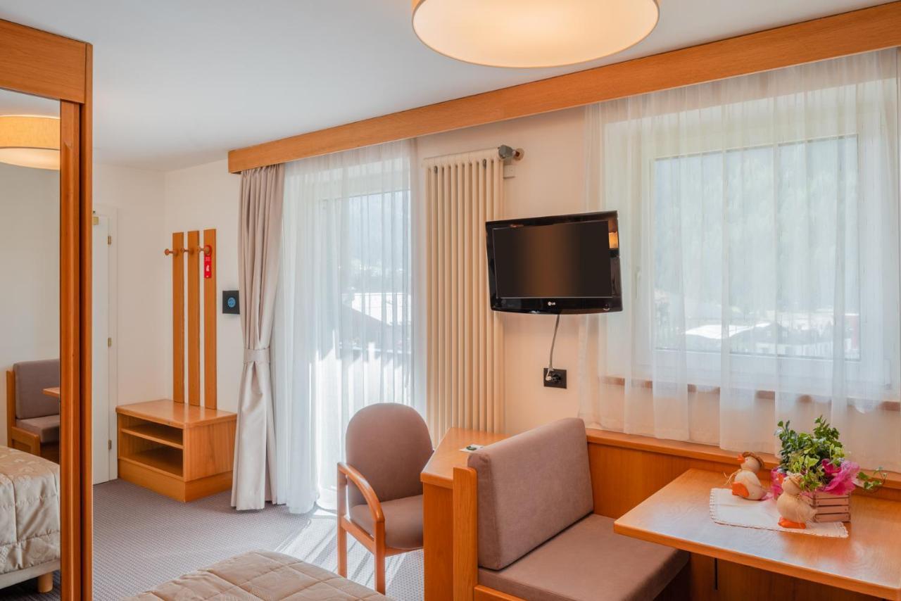 Hotel Ladina Campitello di Fassa Εξωτερικό φωτογραφία