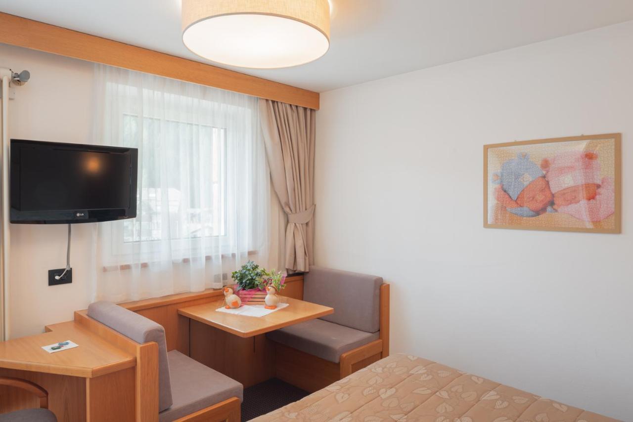 Hotel Ladina Campitello di Fassa Εξωτερικό φωτογραφία