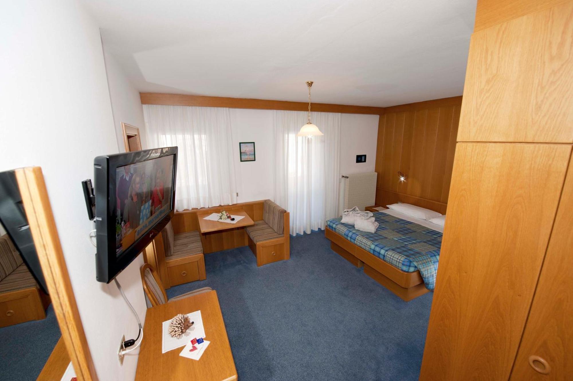 Hotel Ladina Campitello di Fassa Εξωτερικό φωτογραφία