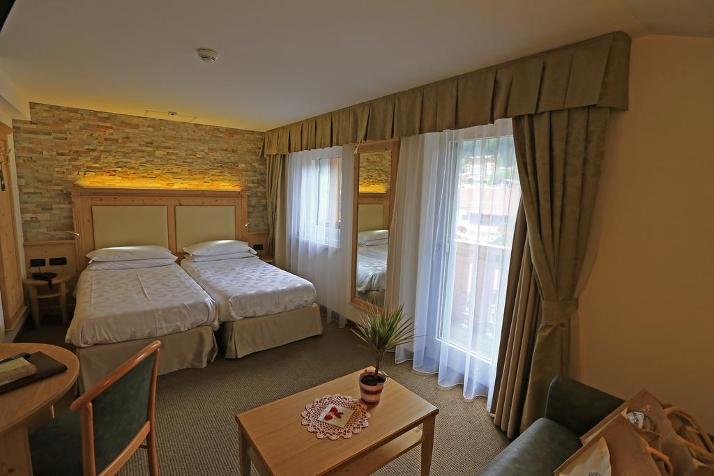 Hotel Ladina Campitello di Fassa Δωμάτιο φωτογραφία