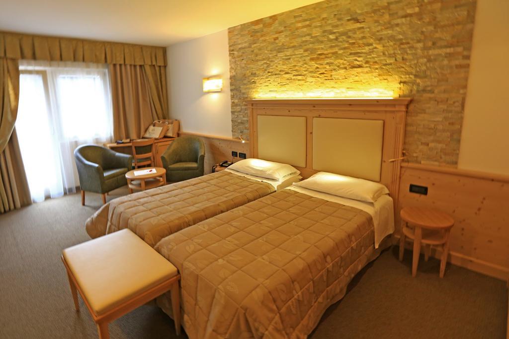 Hotel Ladina Campitello di Fassa Δωμάτιο φωτογραφία